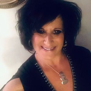 Meet your Posher, Kim R